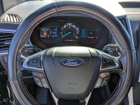 Used 2023 Ford Edge ST-Line w/ Class II Trailer Tow Package image 15