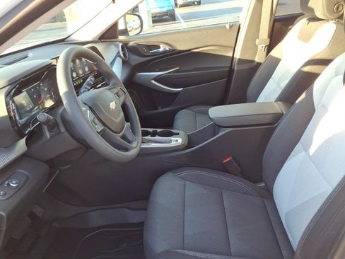 New 2026 Chevrolet Trax LS w/ LS Convenience Package FWD image 7