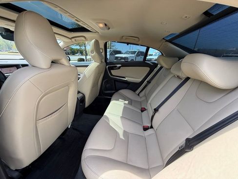 Used 2018 Volvo S60 T5 Inscription image 33