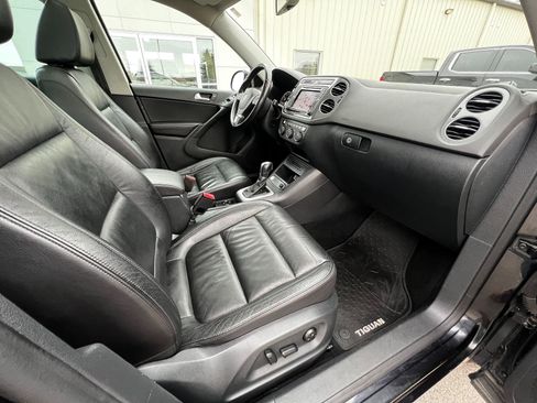 Used 2017 Volkswagen Tiguan Sport image 30