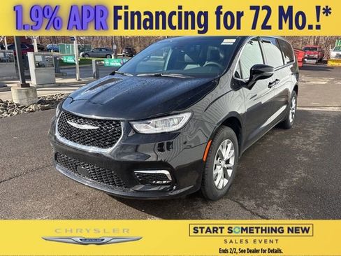 New 2026 Chrysler Pacifica Select image 3