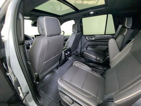 Used 2023 GMC Yukon SLT w/ SLT Luxury Package AWD/4WD image 29