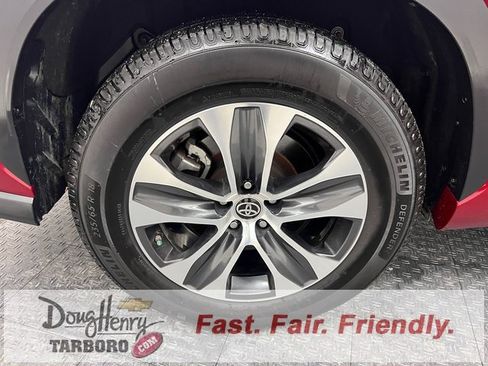 Used 2022 Toyota Highlander XLE image 17