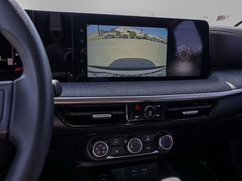 Used 2025 Nissan Kicks SV FWD image 27