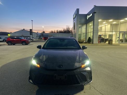 Used 2025 Toyota Camry XSE image 6