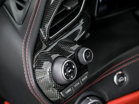 Used 2018 Ferrari 488 Spider image 34