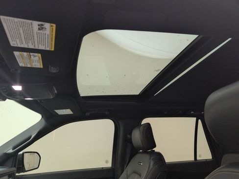 Used 2023 Ford Expedition Platinum image 6