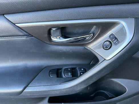 Used 2013 Nissan Altima 2.5 SL FWD image 10