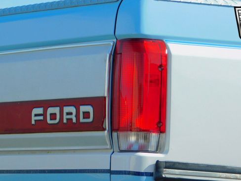 Used 1987 Ford F150 4x4 Regular Cab image 10