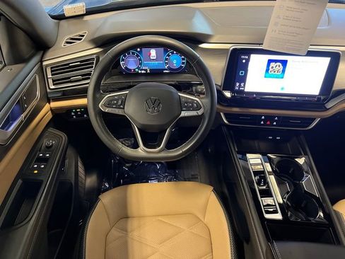 Used 2024 Volkswagen Atlas Cross Sport SE image 19