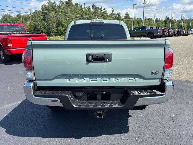 Used 2022 Toyota Tacoma TRD Off-Road AWD/4WD image 4