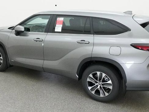 New 2026 Toyota Highlander XLE image 40