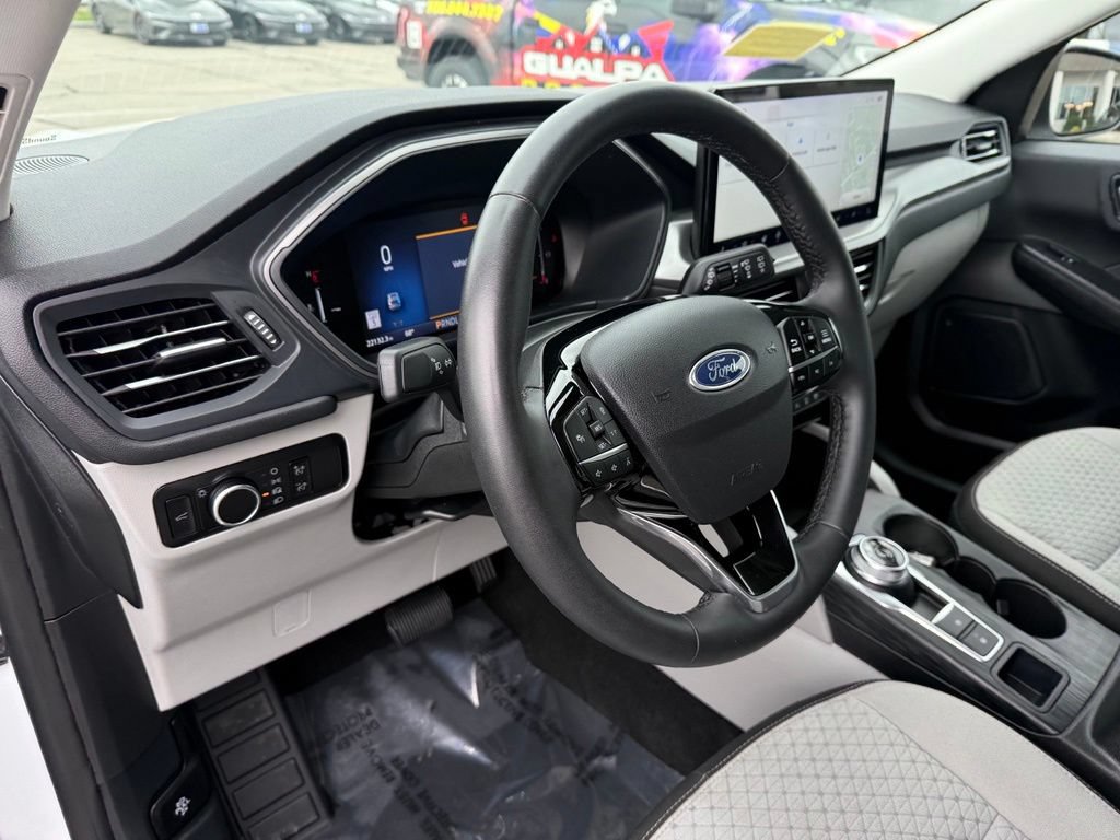 Used 2023 Ford Escape Active w/ Tech Pack #1 AWD/4WD image 17