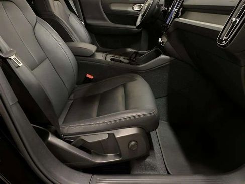 Used 2025 Volvo XC40 B5 Core image 66