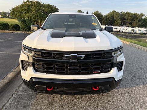 Used 2025 Chevrolet Silverado 1500 LT Trail Boss w/ Convenience Package II AWD/4WD image 3