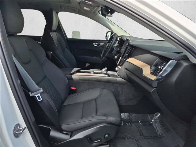 Certified 2026 Volvo XC60 B5 Plus w/ Climate Package PRO AWD/4WD image 21