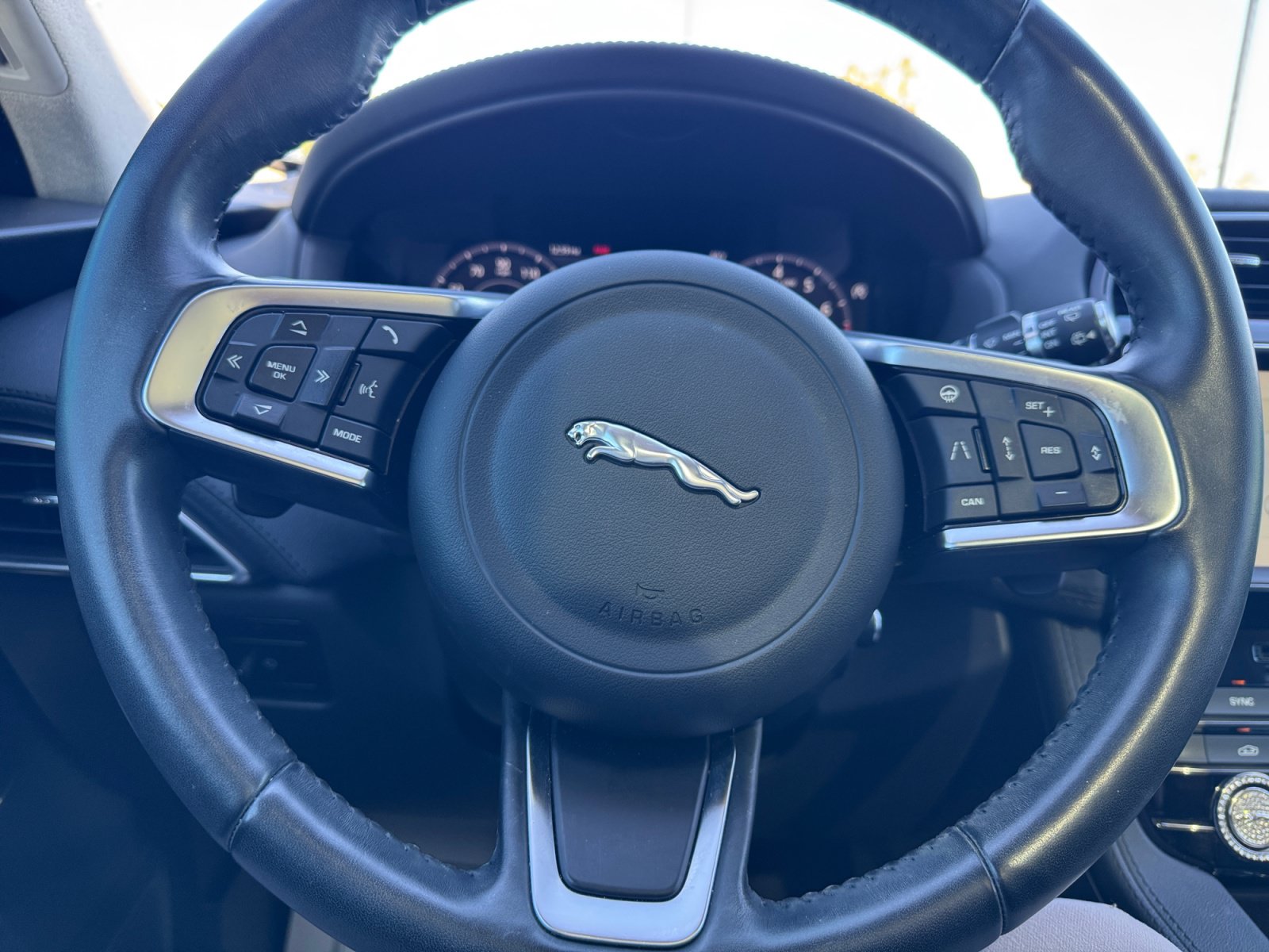 Used 2020 Jaguar F-PACE Prestige AWD/4WD image 9
