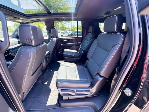 Used 2025 Chevrolet Suburban Premier w/ Sun And Tow Package AWD/4WD image 31