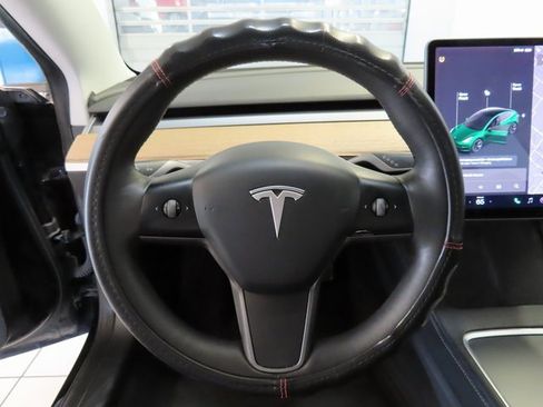 Used 2021 Tesla Model 3 Standard Range Plus image 8