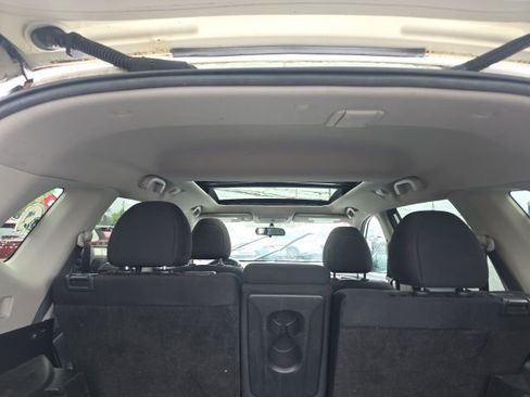 Certified 2017 Nissan Rogue SV AWD/4WD image 18
