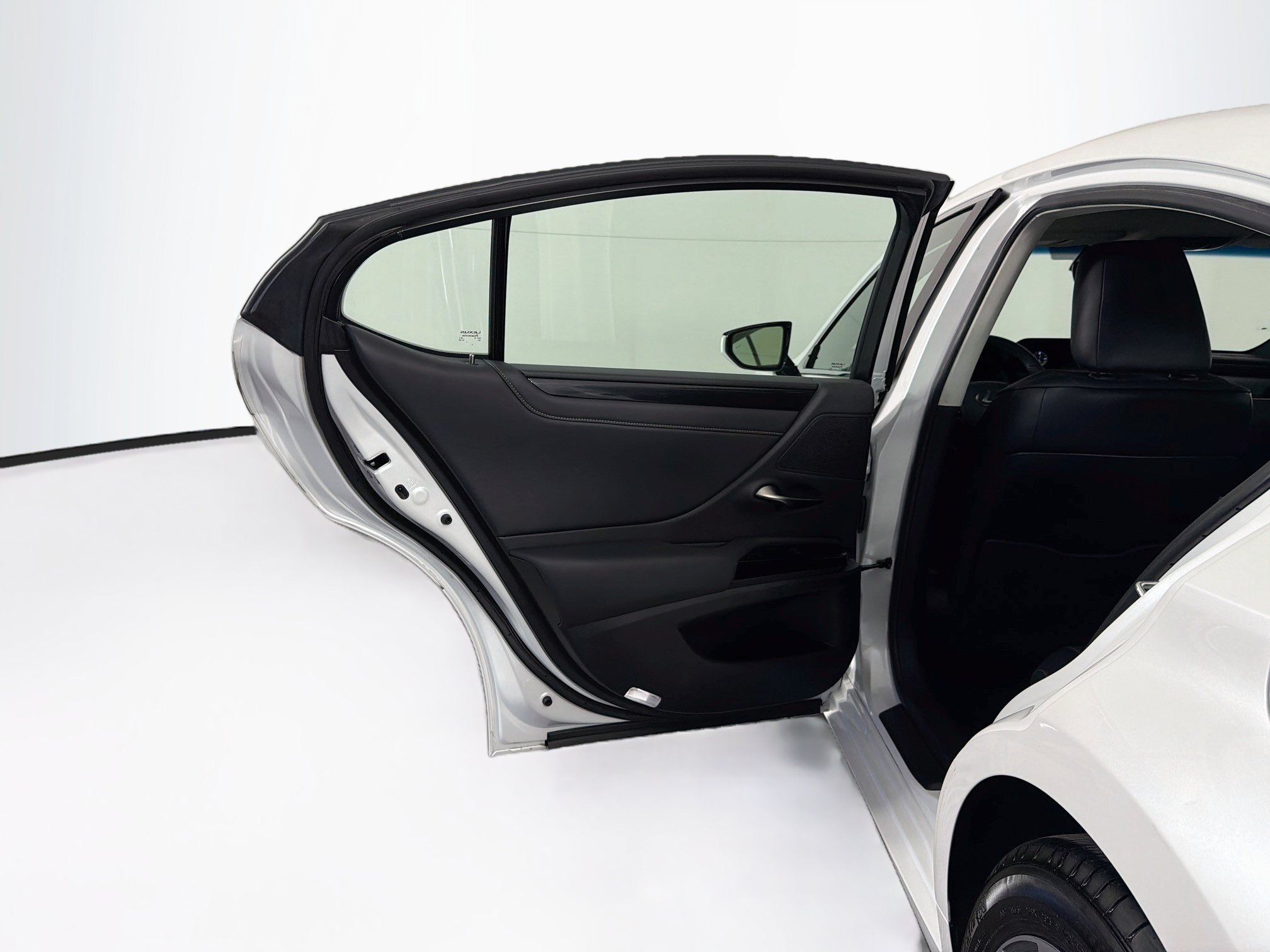 Used 2024 Lexus ES 350 w/ Accessory Package (Z1) FWD image 27