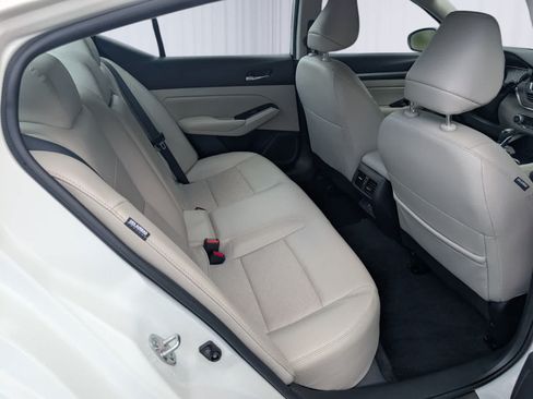 Used 2023 Nissan Altima 2.5 SL AWD/4WD image 11