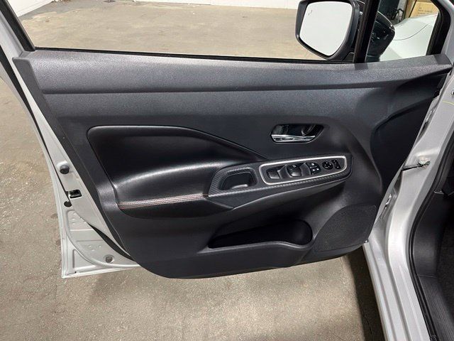 Used 2024 Nissan Versa SR FWD image 25