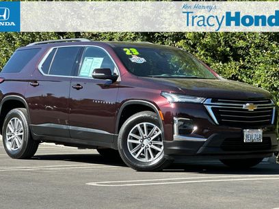 Used 2023 Chevrolet Traverse LT