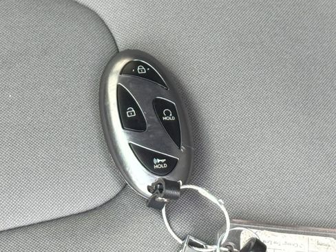 Used 2025 Hyundai Elantra SEL image 25