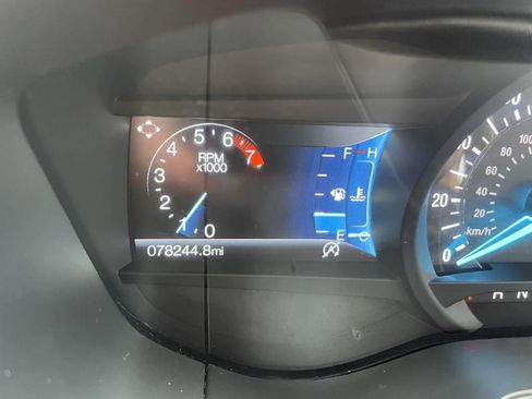 Used 2020 Ford Fusion SE FWD image 15