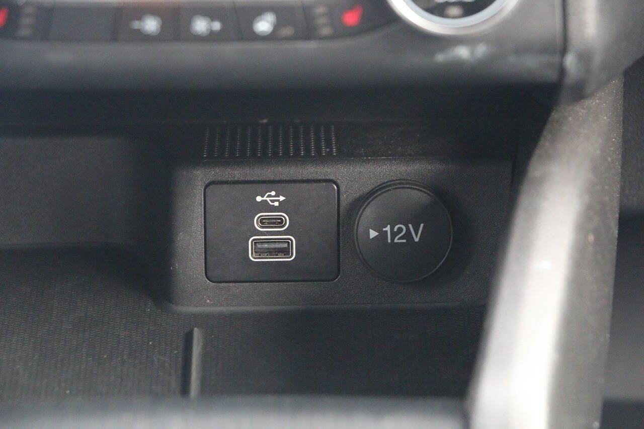Used 2025 Ford Escape ST-Line Select AWD/4WD image 24