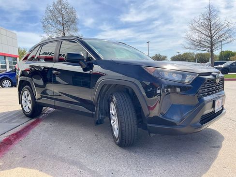 Used 2020 Toyota RAV4 LE image 5