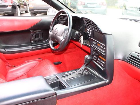 Used 1996 Chevrolet Corvette Coupe RWD image 12