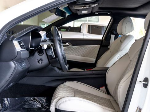 Used 2025 Genesis G70 3.3T Advanced w/ Sport Prestige Package image 16