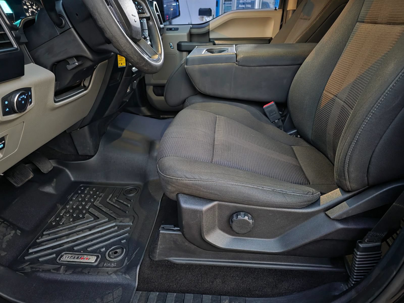 Used 2019 Ford F150 XL w/ Equipment Group 101A Mid AWD/4WD image 13