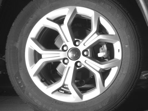 Used 2025 Jeep Compass Latitude image 15