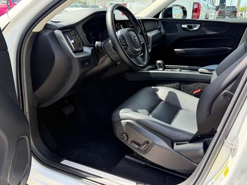 Used 2025 Volvo XC60 B5 Core w/ Protection Package Premier AWD/4WD image 13