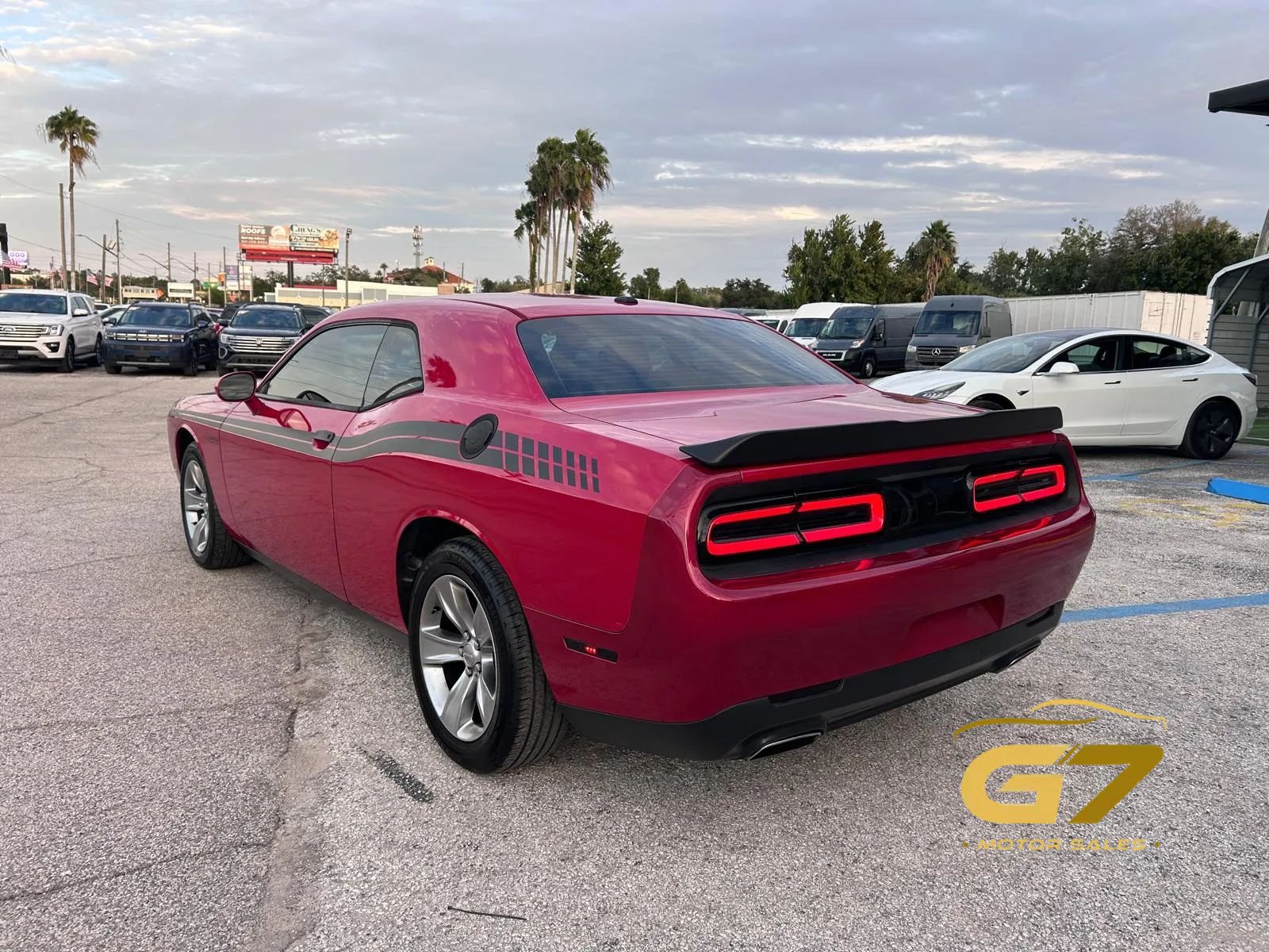 Used 2017 Dodge Challenger SXT RWD image 10
