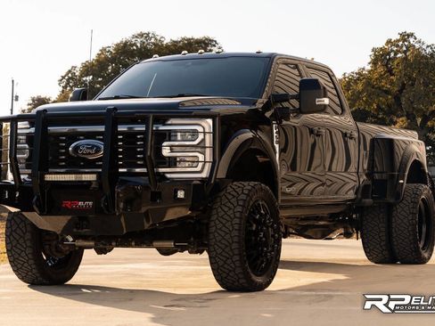 Used 2023 Ford F450 Lariat w/ FX4 Off-Road Package image 4