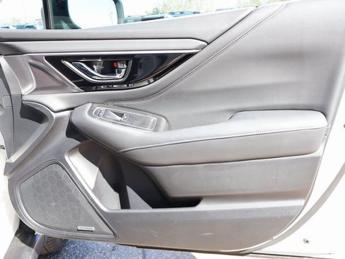 Used 2025 Subaru Outback Limited image 9