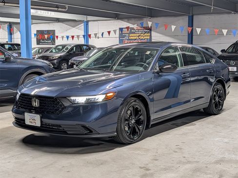 Certified 2025 Honda Accord SE image 1