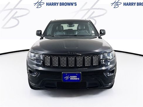 Used 2019 Jeep Grand Cherokee Altitude image 26