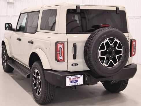 New 2026 Ford Bronco Outer Banks AWD/4WD image 6