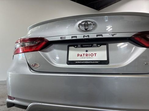 Used 2024 Toyota Camry SE image 9
