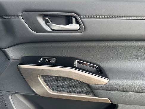 New 2025 Nissan Pathfinder Platinum w/ Lighting Package (N92) image 21