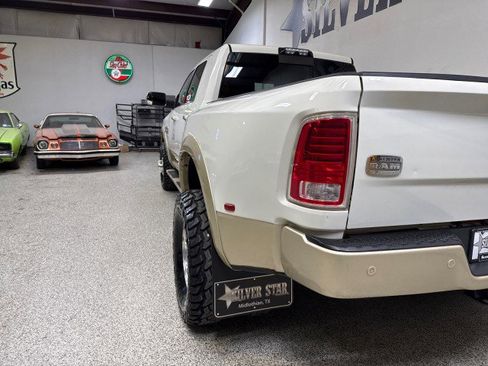 Used 2017 RAM 3500 Laramie Longhorn image 9