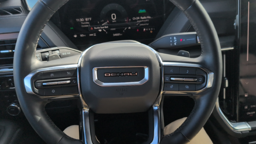 Used 2025 GMC Yukon Denali AWD/4WD image 12