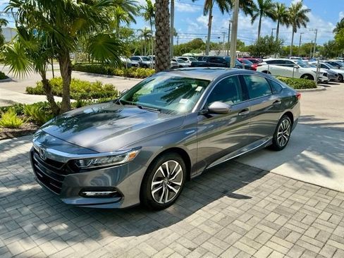 Used 2018 Honda Accord EX image 3