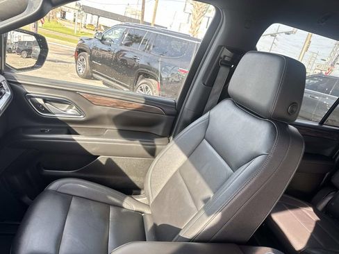 Certified 2024 Chevrolet Suburban LT RWD image 15