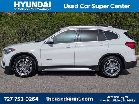 Used 2017 BMW X1 xDrive28i AWD/4WD image 2
